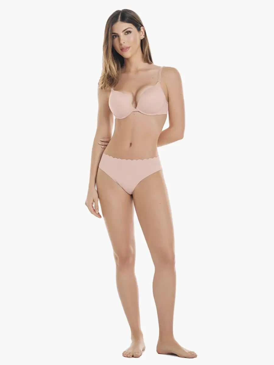 Vanessa - Brasilera sin costuras