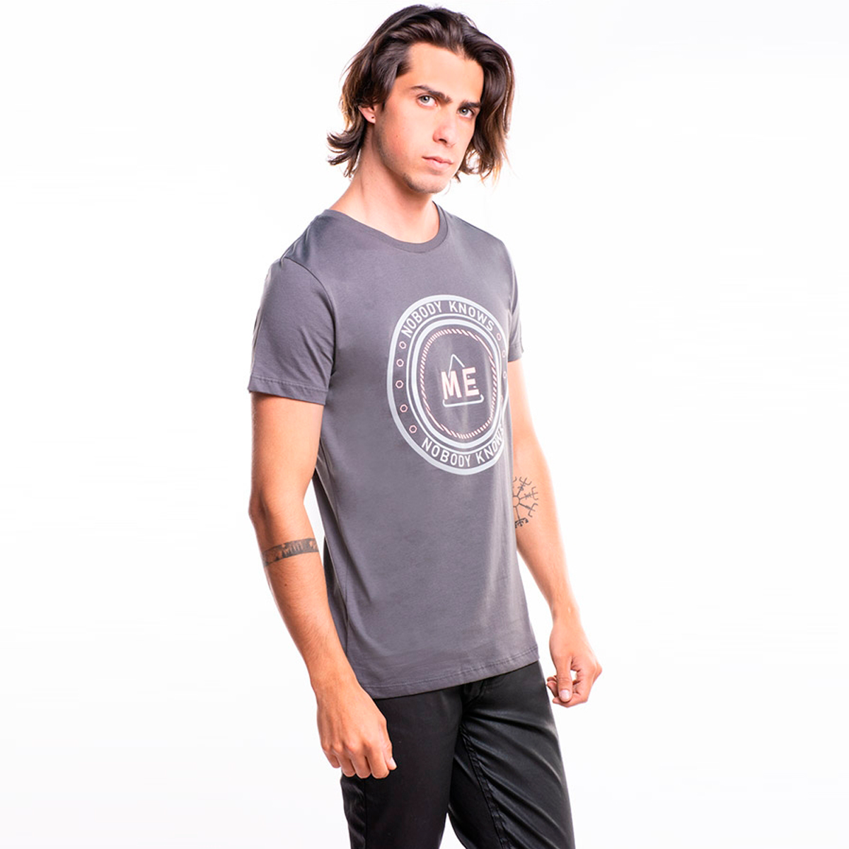 Camiseta Nobody para Hombre
