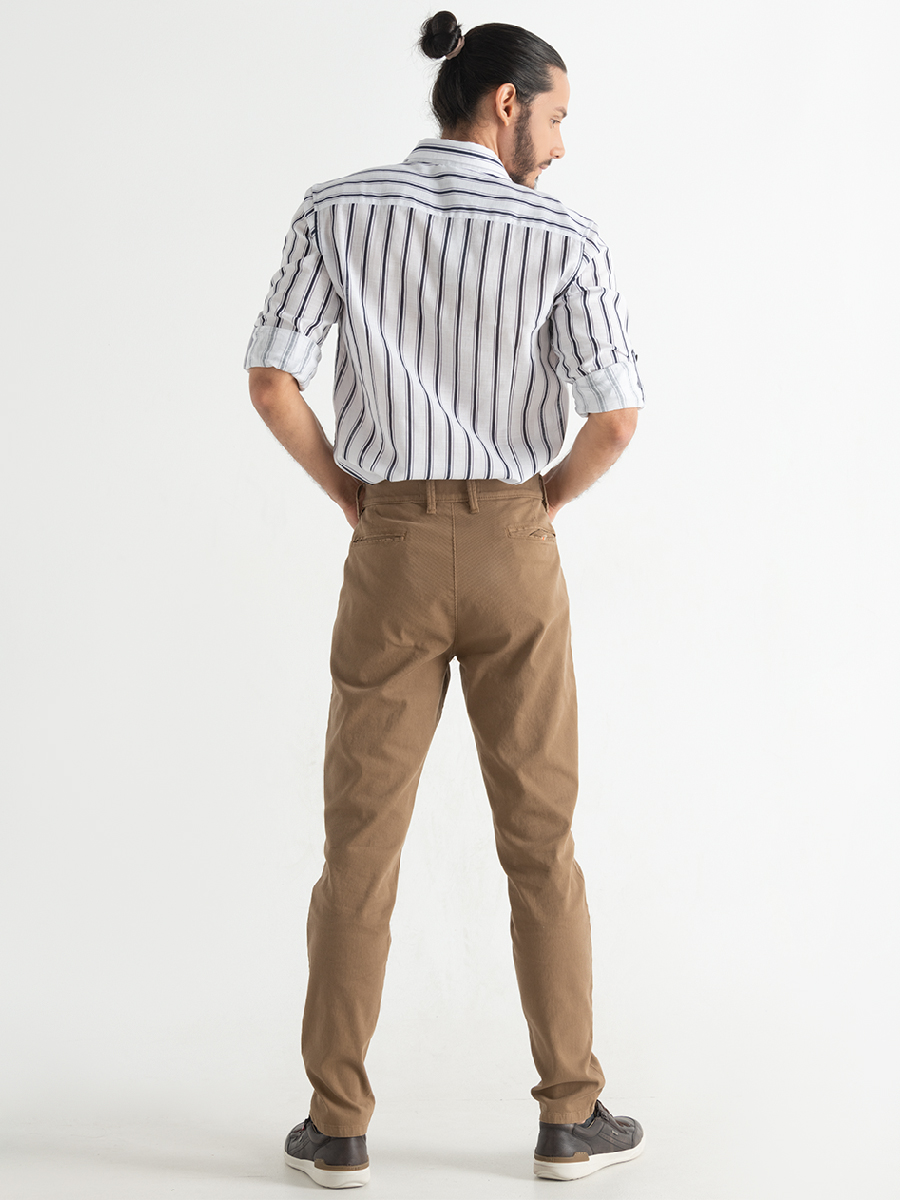 Pantalón con textura