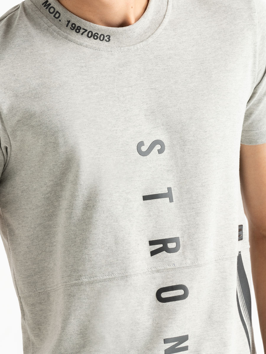 Camiseta Strong