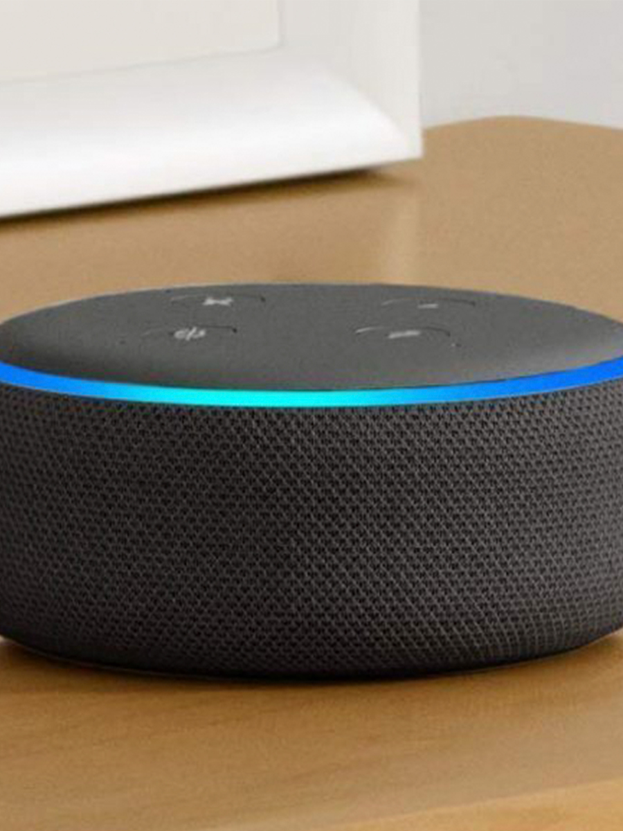 Combo Alexa Echo Dot 3ra Generación + Foco - Amazon
