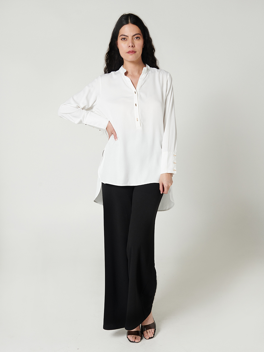 Blusa cuello con solapa en V - Nickimarcs