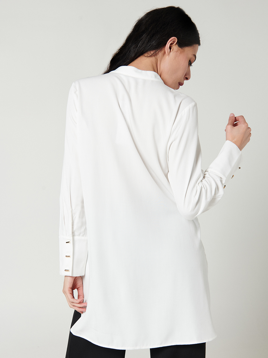 Blusa cuello con solapa en V - Nickimarcs