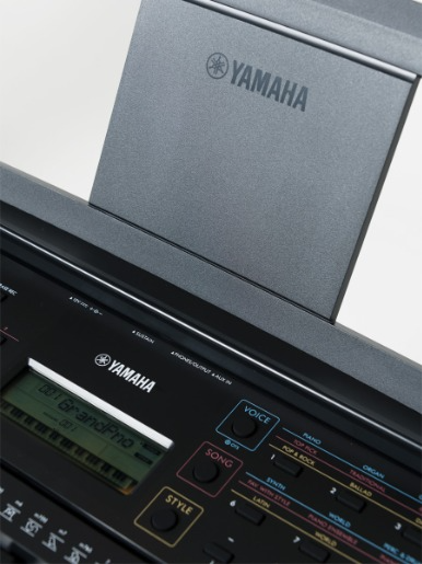 Teclado Electrónico Yamaha PSR - E273 + Adaptador PA3C