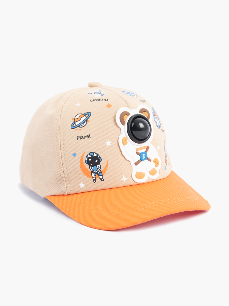 Gorra con relieve