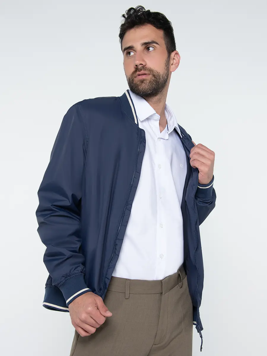 Chompa Bomber - Navigare
