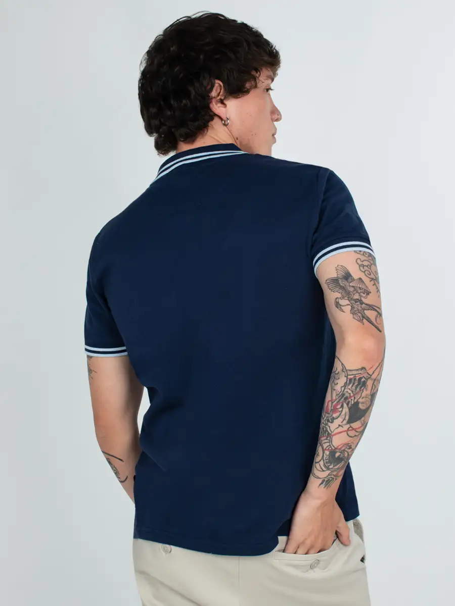 Camiseta Polo - August 1810