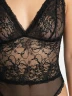 Body de encaje floral con transparencias